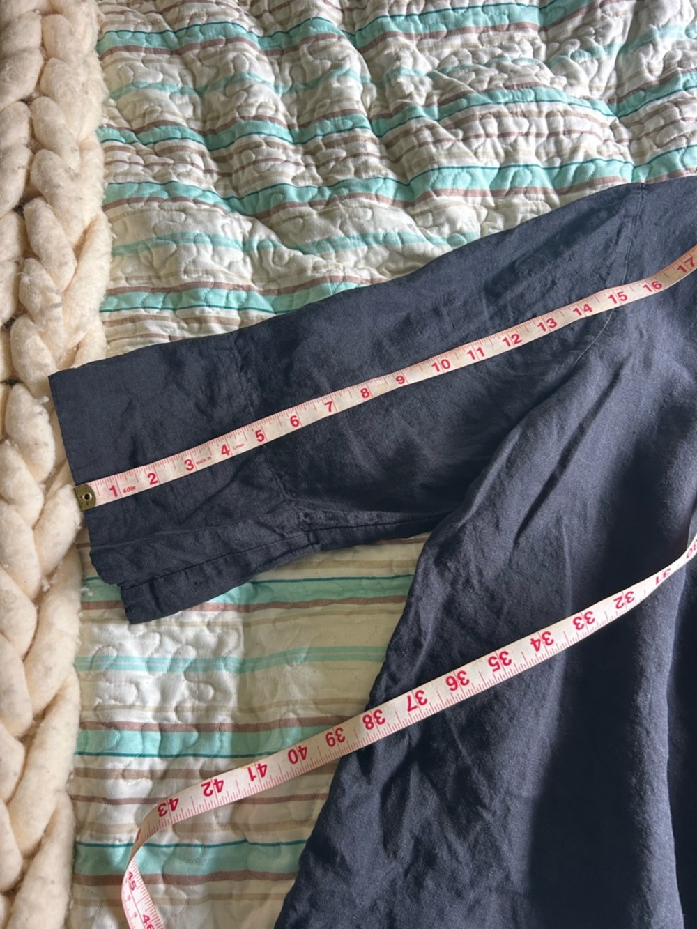 Relaxed Black Linen V-Neck Tunic - Picture 6 of 6